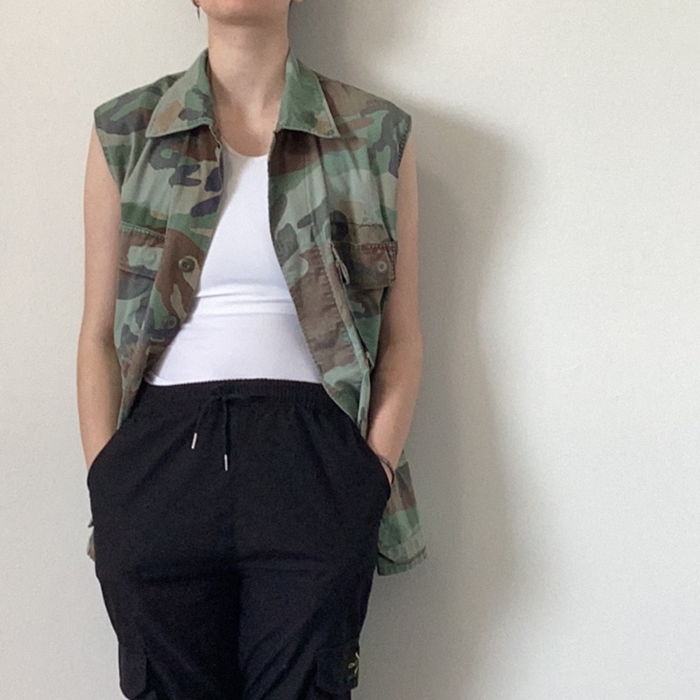 US army vest, available in medium and small, vintage, original, used in combat